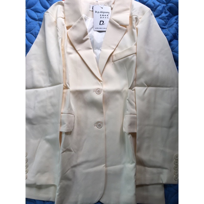 (Hàng có sẵn ) Siêu phẩm áo Blazer màu trắng kem chất đẹp (có ảnh chụp thật) | BigBuy360 - bigbuy360.vn