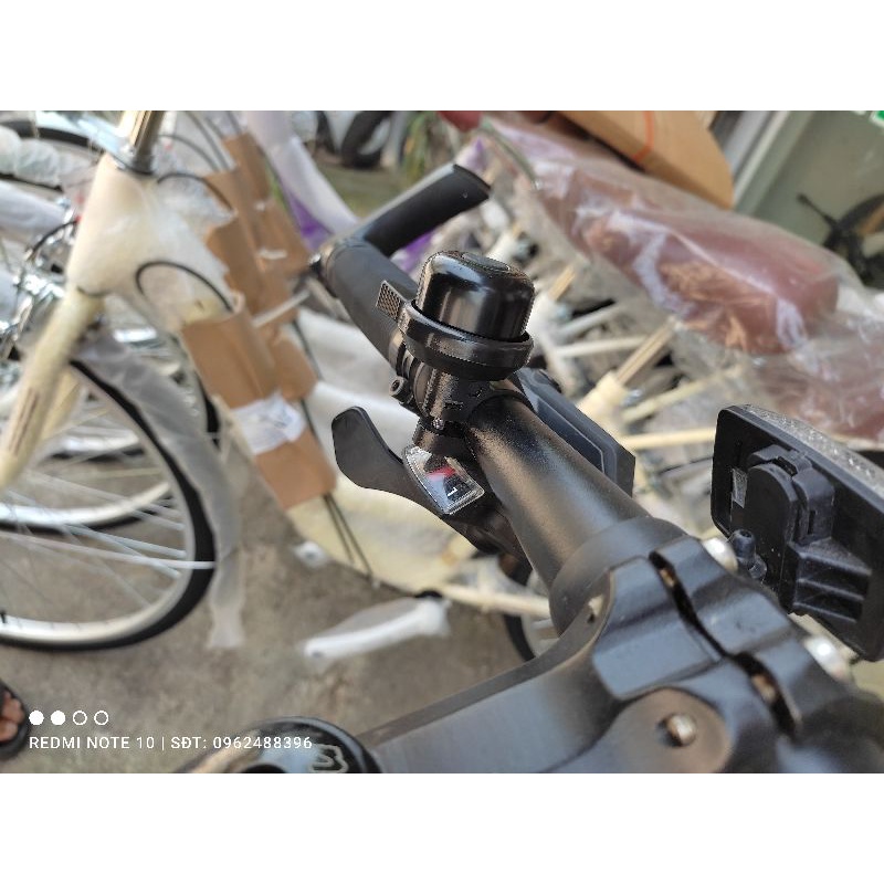 Chuông xe đạp kêu to 2 tiếng