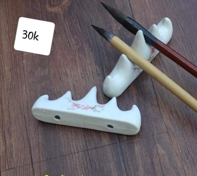 Gác bút sứ