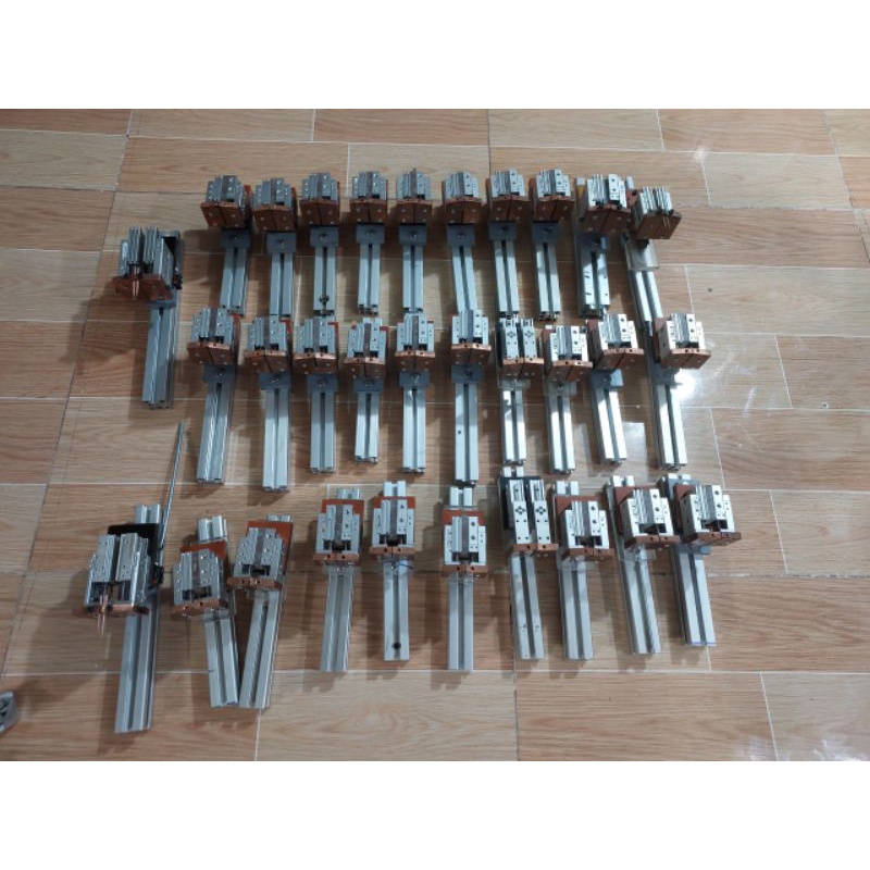 Trụ hàn cân lực  gật bằng tay