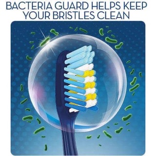 Bàn chải đánh răng Oral-B Cross Action Advanced vỉ 8 cây