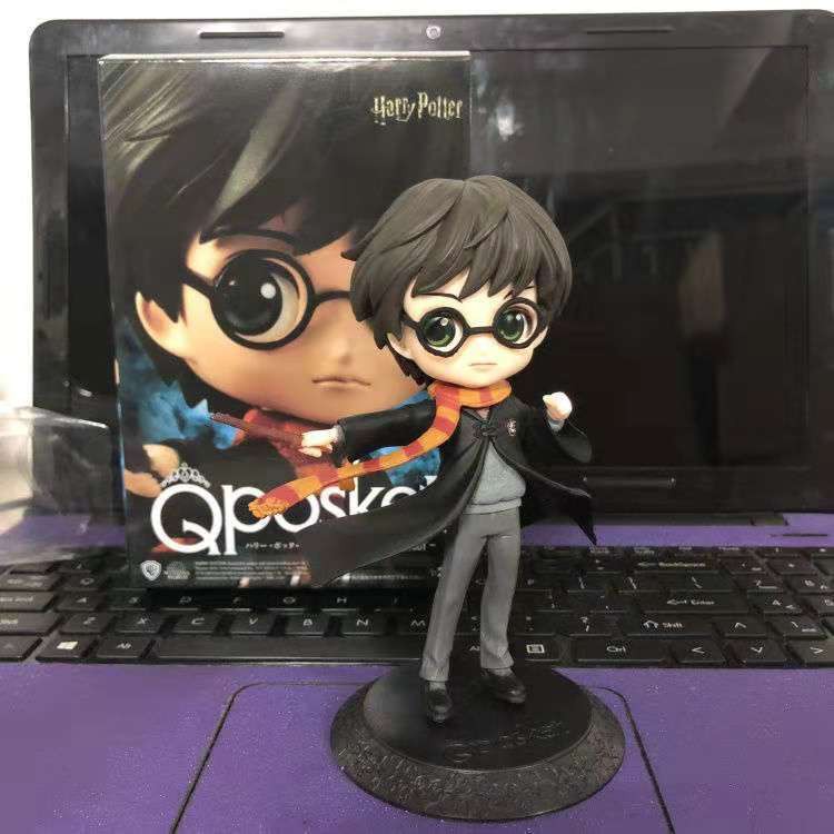 Mô hình Harry Potter cao 14cm bằng nhựa kèm hộp màu