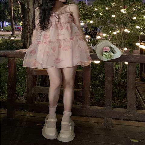 Váy babydoll tay phông First Dream POKEMENG Đầm Hai Dây Phồng Phối Chuỗi Xích Họa Tiết Galaxy Hoa Hồng Mùa Hè