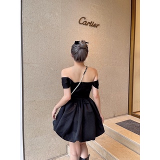 A. Đầm Đen Amelie Style