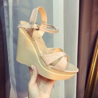 Giày sandal chéo đế xuồng