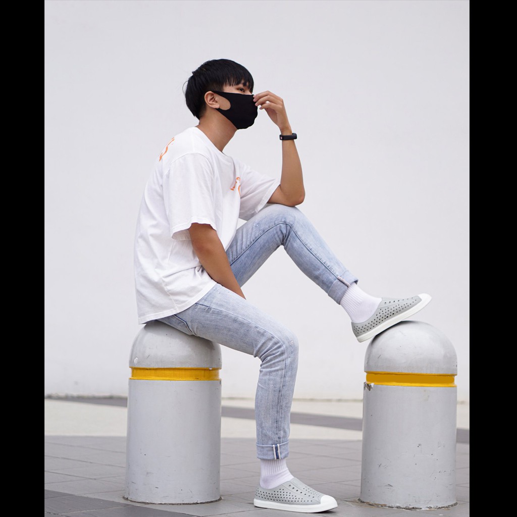 Giày nhựa nam đi mưa đi biển dạo phố - chất liệu nhựa Eva Phylon siêu nhẹ, mềm êm chân, không thấm nước - màu ghi trắng | BigBuy360 - bigbuy360.vn