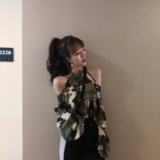 ÁO KHOÉT VAI CỔ YẾM
