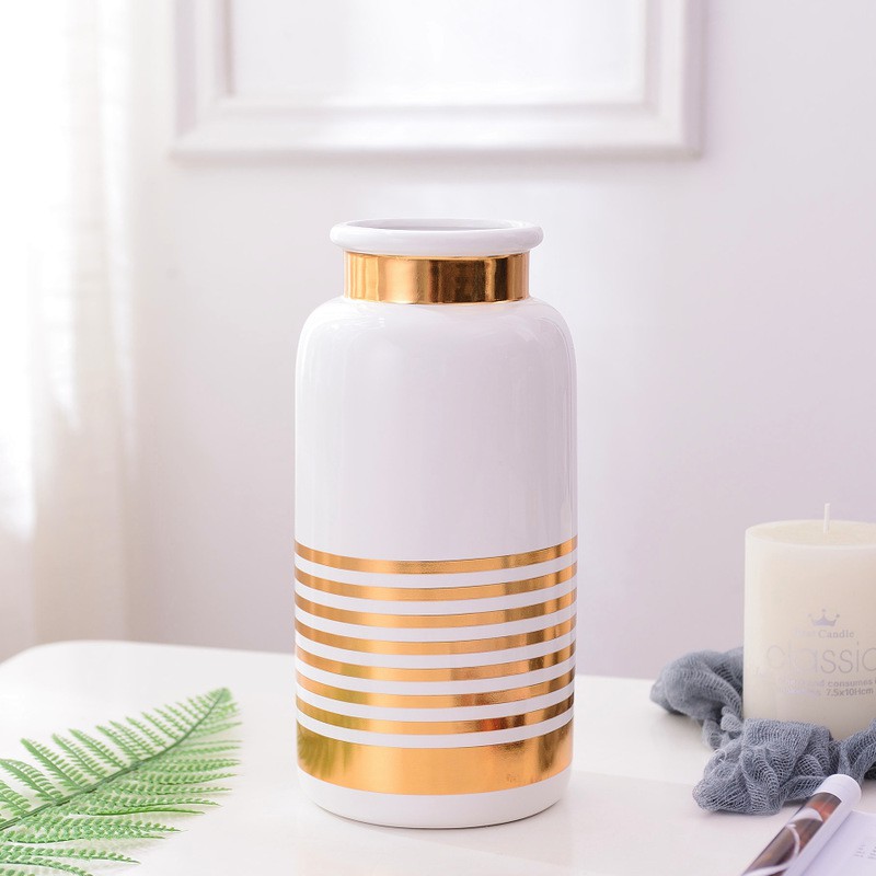 Bình cắm hoa viền vàng bằng sứ - trắng, đen Jassi Decor