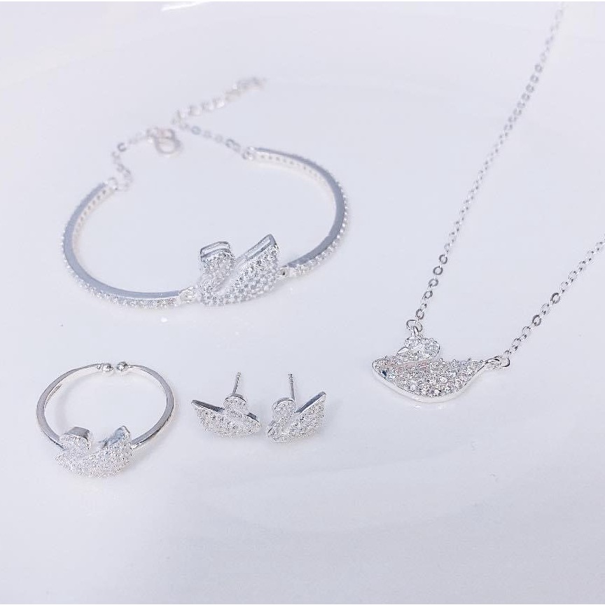 Bộ trang sức bạc thiên nga gồm lắc tay, dây chuyền, bông tai và nhẫn, chất liệu bạc ta gắn đá sang trọng