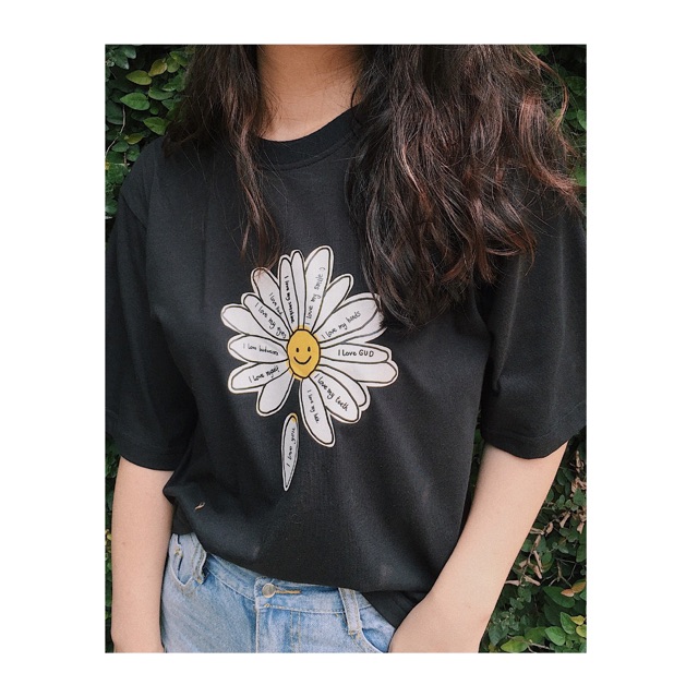 Áo thun seegudinallthings Daisy/ Black_White