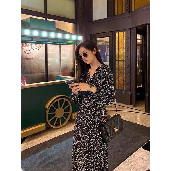 Đầm họa tiết hoa nhí dài tay vintage màu đen trắng khovaythietke