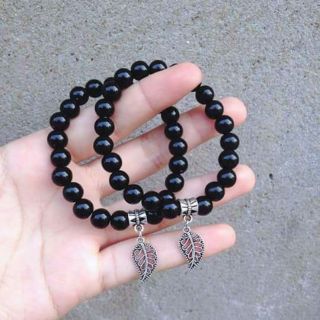 Vòng tay hạt đá đen 8mm