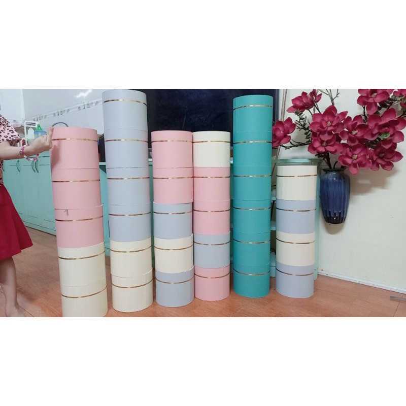 giỏ hoa tròn to viền vàng  ,giỏ quà tết khay quà cao 17cm rộng 24cm