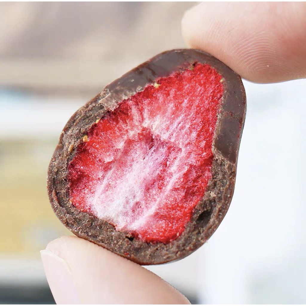 KẸO SOCOLA BỌC DÂU TÂY SẤY LẠNH 🍓🍓