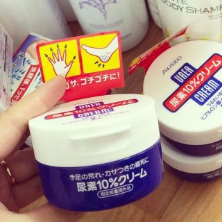 Kem trị nứt nẻ chân tay Shiseido Urea 100g Nhật Bản