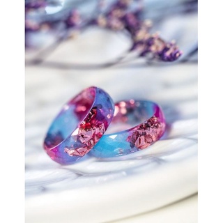 Khuôn silicon đúc nhẫn Resin thủ công.