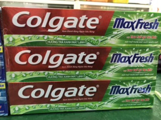 Kem đánh răng Colgate Max Fresh tặng bàn chải