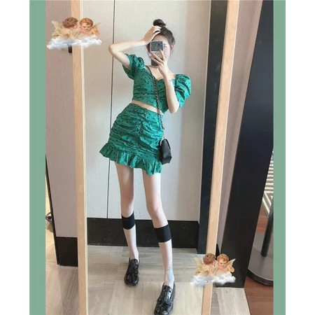 Set Áo Croptop Chân Váy Nhún Xanh Chấm Bi