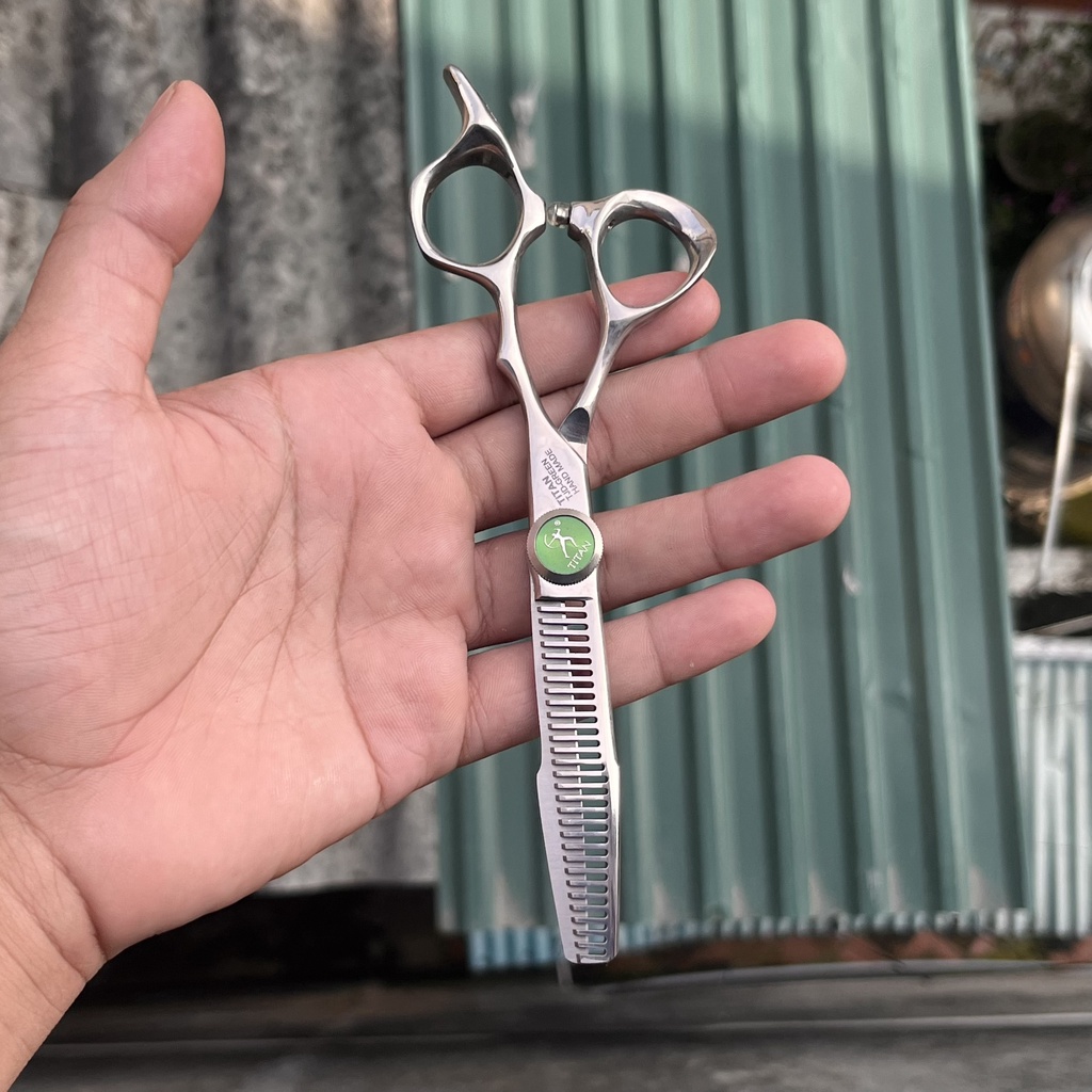 Kéo cắt tóc Titan thép 440C sắc bén bền bỉ - G630