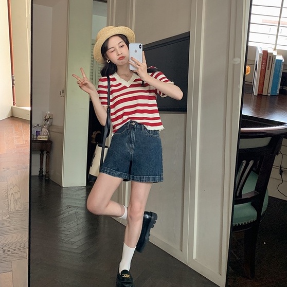 Áo Dệt Kim Tay Ngắn Cổ Chữ V Kẻ Sọc Ngang Trẻ Trung Hợp Thời Trang
