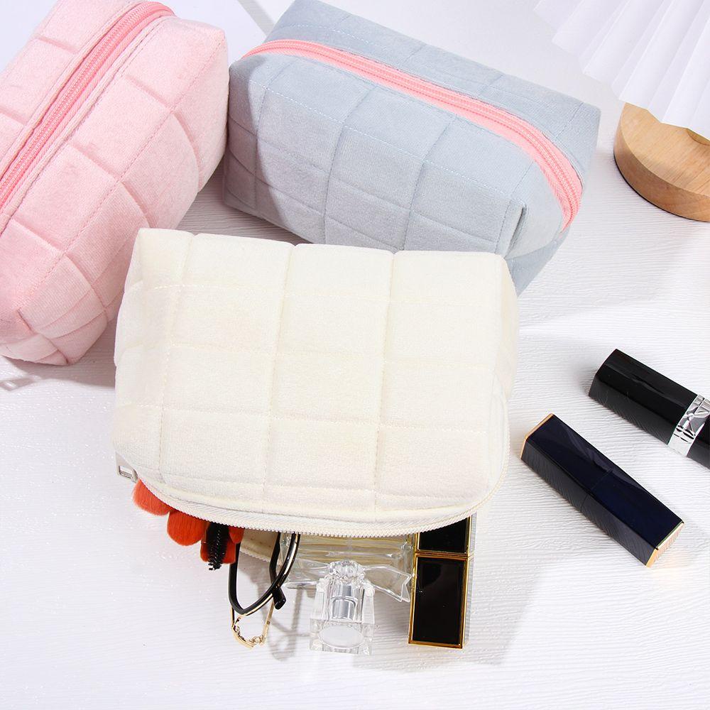 Túi Nhung Đựng Mỹ Phẩm Màu Sắc Xinh Xắn Tiện Dụng