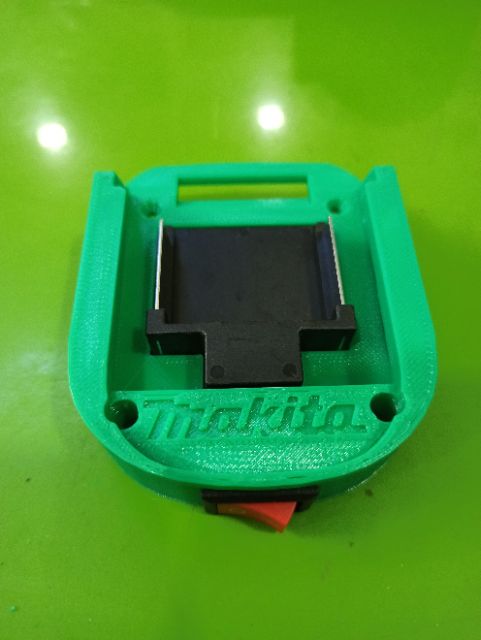 Đế pin Makita có công tắc