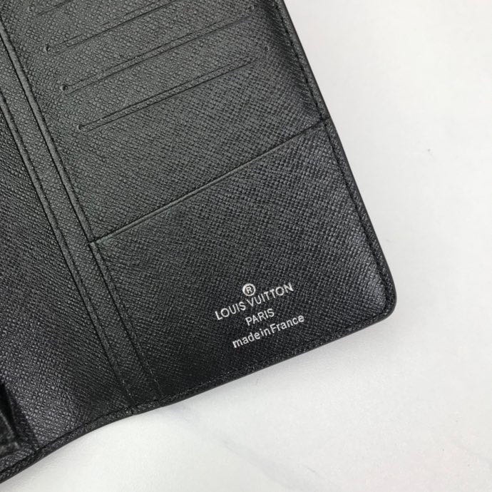 Ví dài nam mới Louis Vuitton