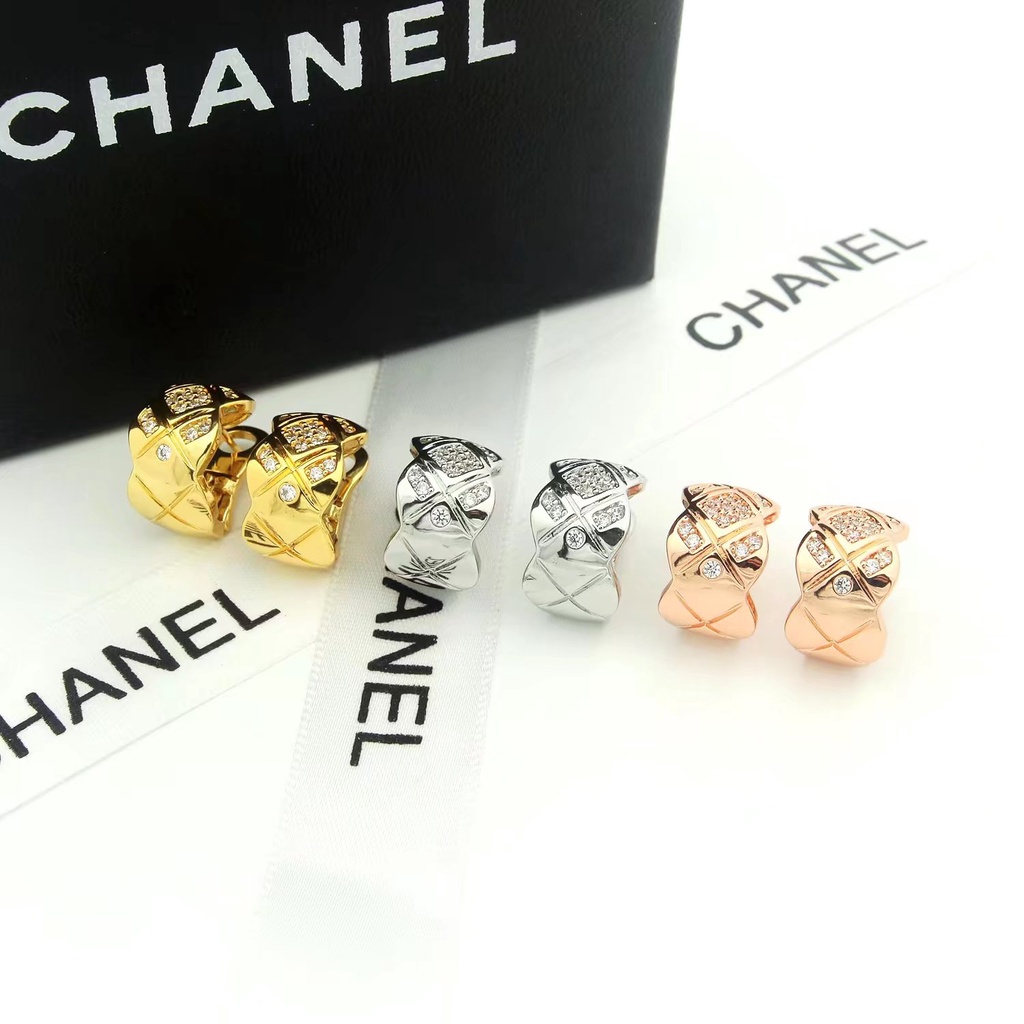 Khuyên Tai Vàng Họa Tiết Kim Cương Chữ C Đôi Kiểu Dáng Mới