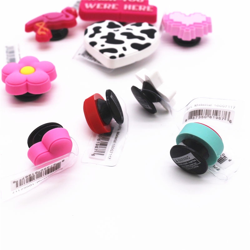 CROCS Huy Hiệu Cài Áo Hình Trái Tim Mini Bằng PVC Màu Hồng FZL117