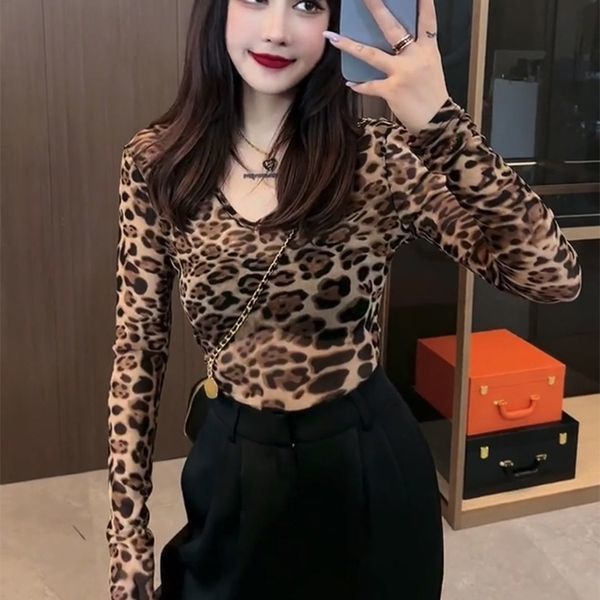 Áo Thun Nữ Dài Tay Cổ Chữ v In Họa Tiết Da Báo Thời Trang