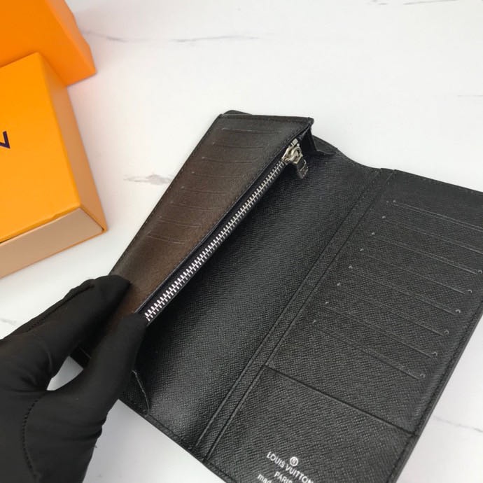 Ví dài nam mới Louis Vuitton