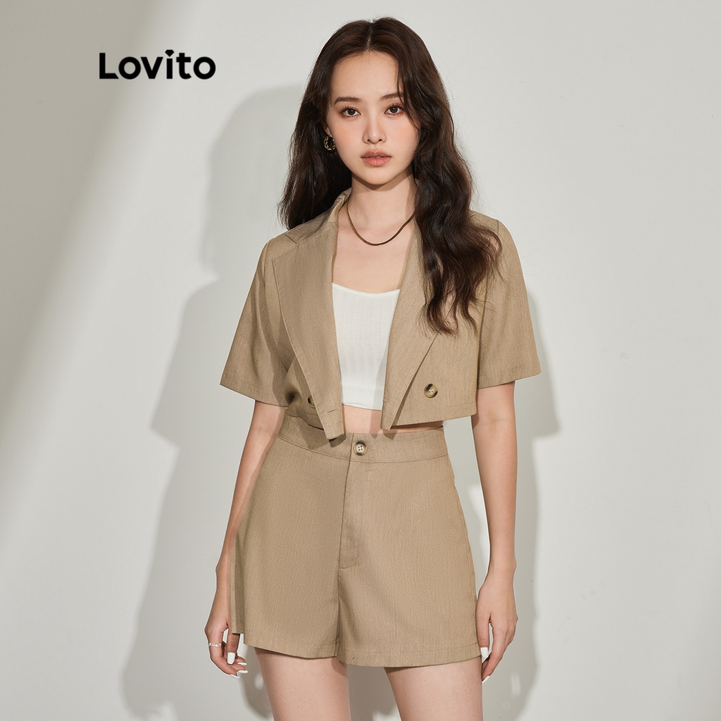 Set quần short LOVITO lưng cao và áo dáng ngắn nút cài trước tay ngắn màu trơn thường ngày cho nữ L45ED030 (màu kaki nhạt)