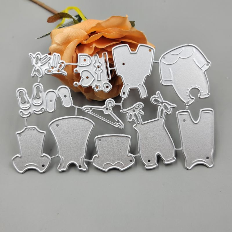 Khuôn Cắt Giấy Kim Loại Hình Em Bé Tắm Xinh Xắn