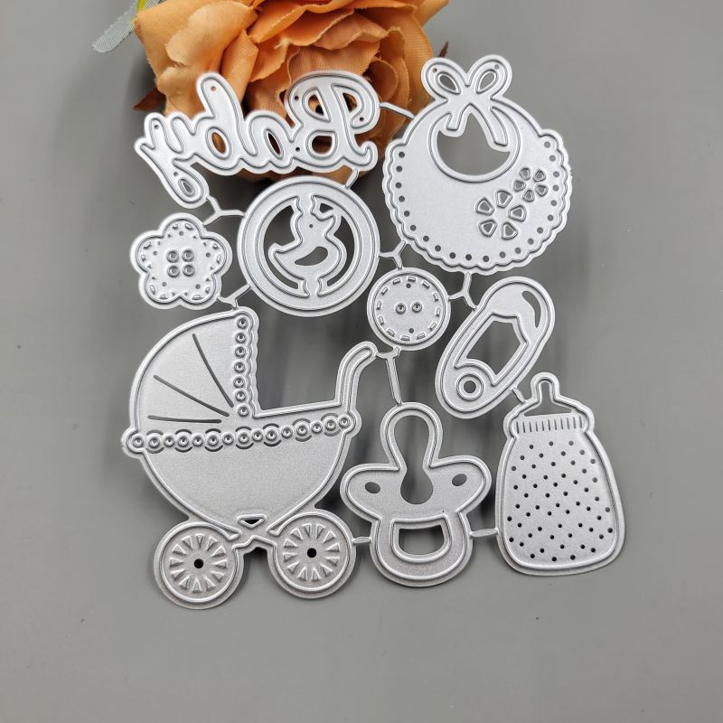 Khuôn Cắt Giấy Kim Loại Hình Em Bé Tắm Xinh Xắn