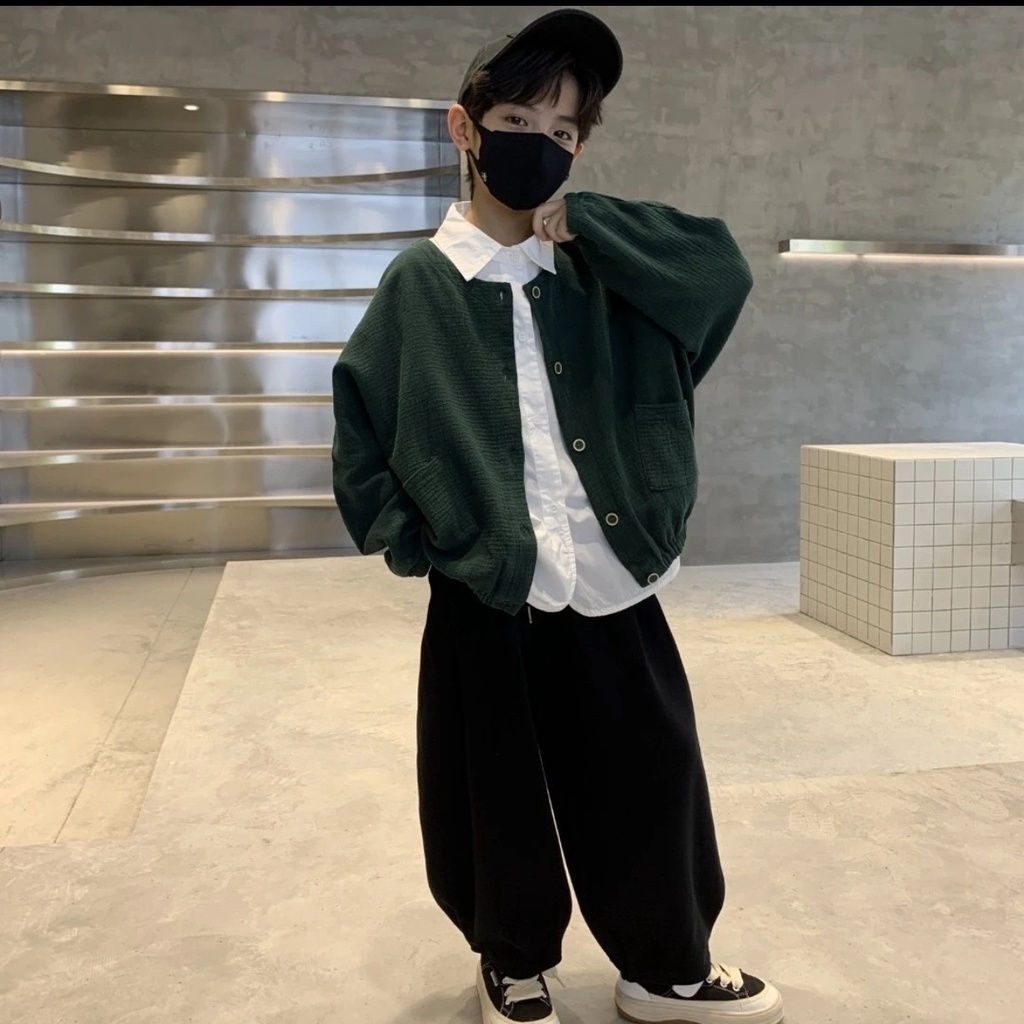 Bộ Áo Khoác Cardigan Cổ Tròn Kèm Quần Lửng Dáng Rộng Phong Cách Thời Trang Mới Cho Bé Trai