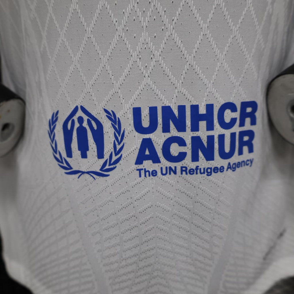 Áo Thun Bóng Đá Tay Ngắn Màu Trắng Đội Tuyển Barcelona 2324