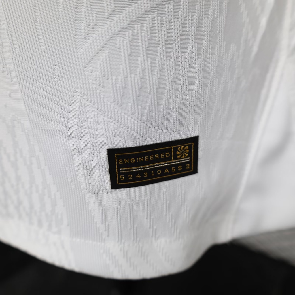 Áo Thun Bóng Đá Tay Ngắn Màu Trắng Đội Tuyển Barcelona 2324