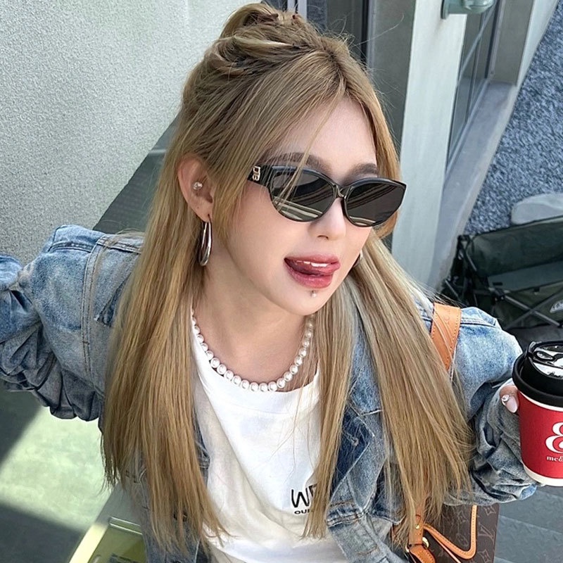 Kính râm thời trang mới châu âu và châu mỹ kính gọng vuông nhỏ nam và nữ có cùng kính râm che nắng