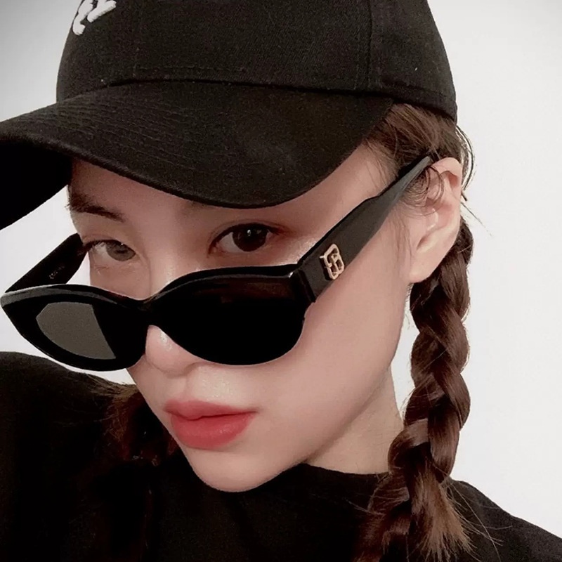 Kính râm thời trang mới châu âu và châu mỹ kính gọng vuông nhỏ nam và nữ có cùng kính râm che nắng