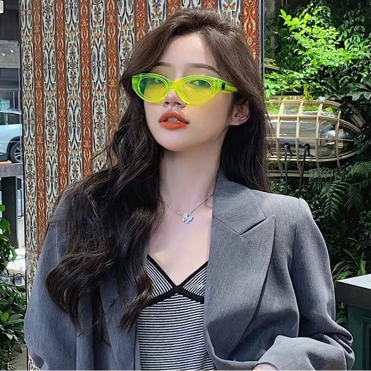 Kính râm thời trang mới châu âu và châu mỹ kính gọng vuông nhỏ nam và nữ có cùng kính râm che nắng