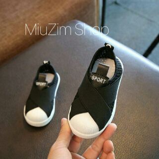 Giày slipon lưới (hoặc kín)