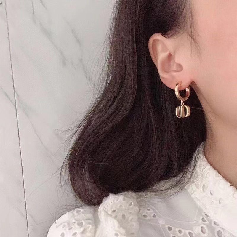 Khuyên Tai Tròn Bằng Thép Titan In Logo Dior Thời Trang Cho Nữ