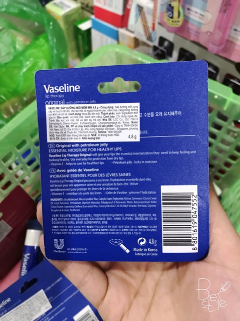 Son Dưỡng Môi Dạng Thỏi Vaseline Lip Therapy 4.8g