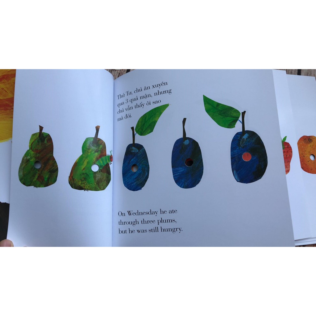 Sách - Chú Sâu Háu Ăn - The Very Hungry Caterpillar (Picture Book Song Ngữ) Gigabook