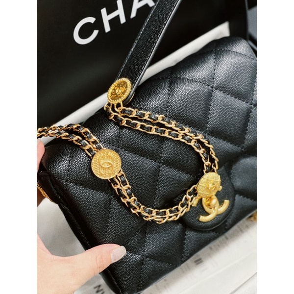 Túi đeo chéo nữ đẹp sz21cm da caviar quai gắn khuy 2 màu đen&amp;trắng fullbox nam châm đẹp dã man