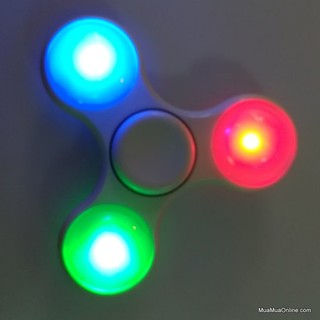 Con Quay 3 Cánh Có Đèn LED
