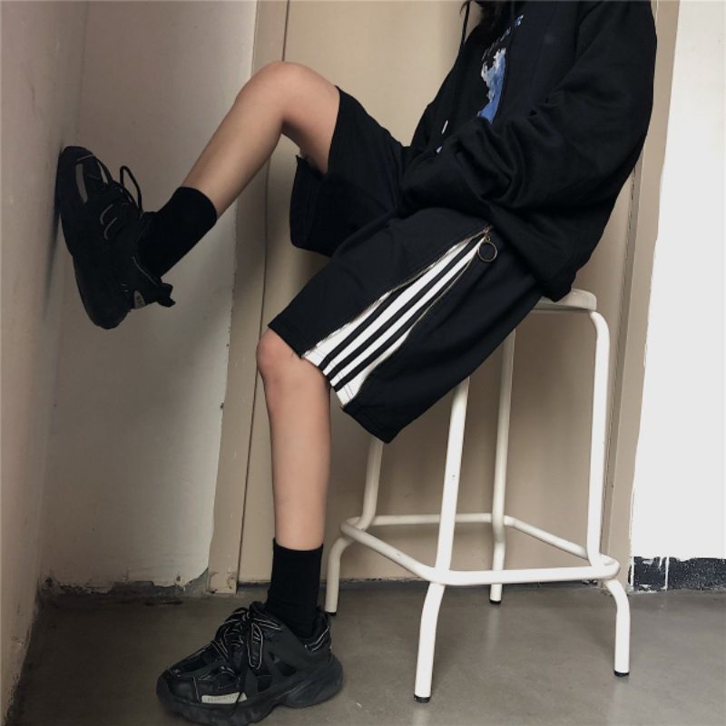 Quần Đùi Thể Thao Nam Nữ Khóa Hông 3 Sọc Ống Rộng Unisex