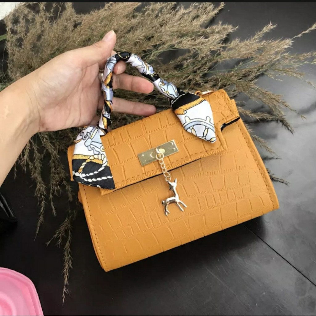 túi xách nữ buộc khăn con hươu thời trang - T098 | BigBuy360 - bigbuy360.vn