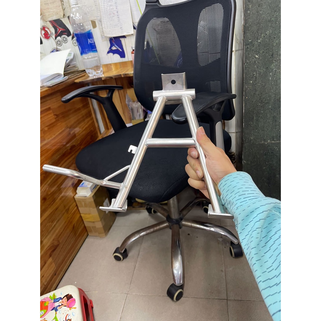 Chân chống đứng inox 201 cho Sonic 150 và Winner 150- Xxx.