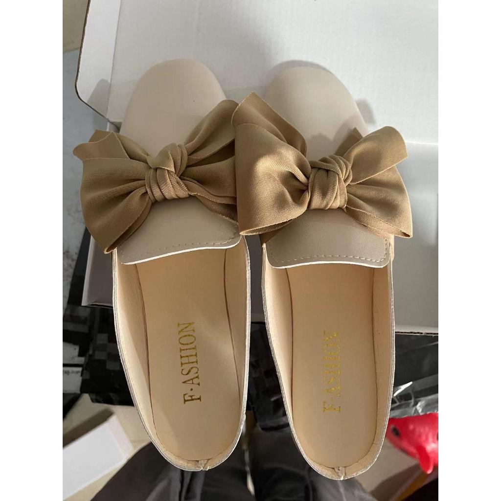 Dép Bít Mũi Đính Nơ Và Ngọc Trai Thời Trang Cho Nữ